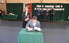 2022-04-29 Zakończenie roku szkolengo dla maturzyst&oacute;w 42