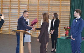 2022-04-29 Zakończenie roku szkolengo dla maturzyst&oacute;w 62