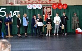 2023-04-03 Święto Patron&oacute;w i 75-lecie szkoły 18