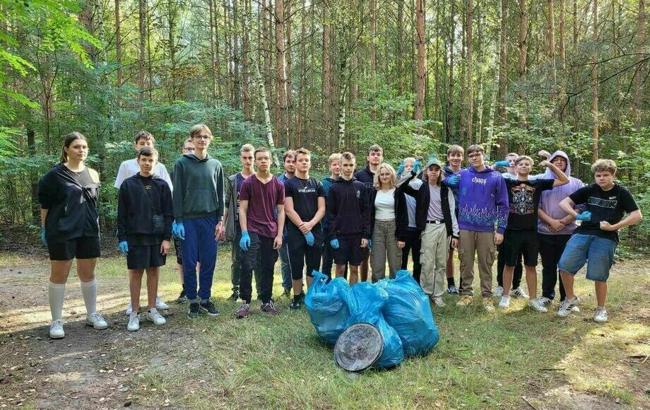 Zdjęcie do Sprzątanie świata łączy ludzi
