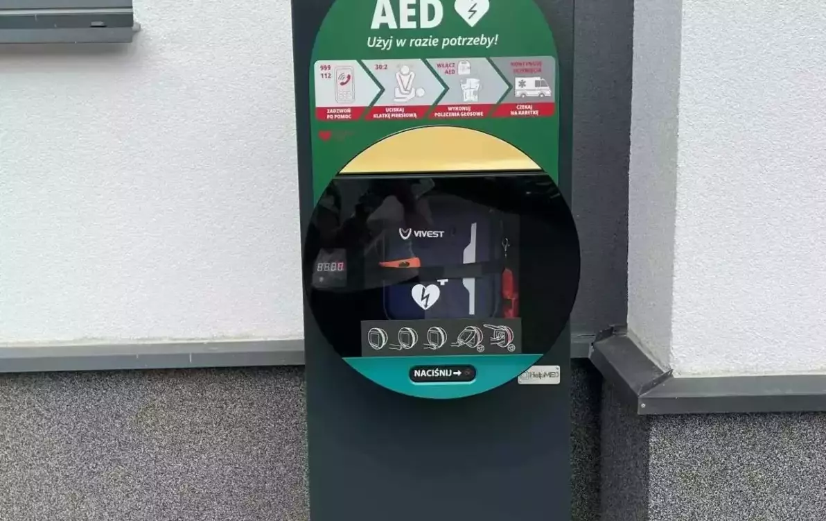 Zdjęcie do AED w  Zespole Szk&oacute;ł nr 1 na Leśnej